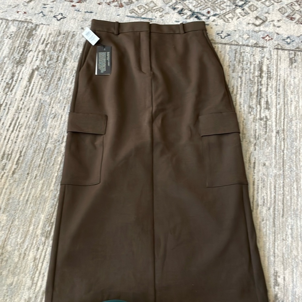 Aritzia babaton skirt